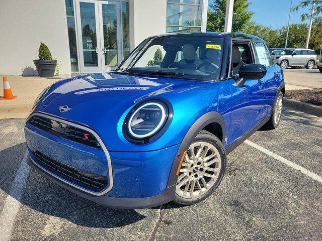 new 2025 MINI Hardtop car, priced at $36,970