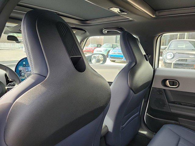 new 2025 MINI Hardtop car, priced at $39,295