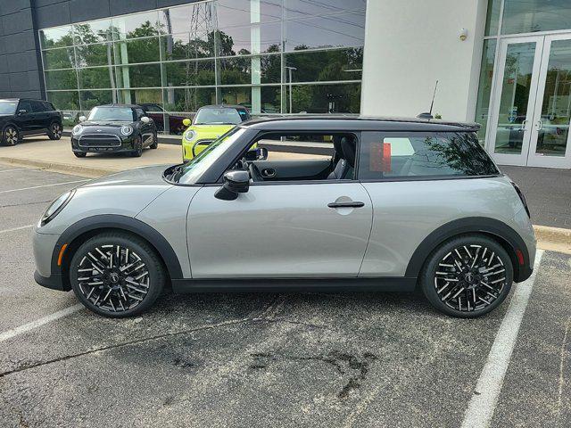 new 2025 MINI Hardtop car, priced at $38,295