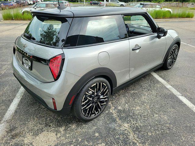 new 2025 MINI Hardtop car, priced at $38,295