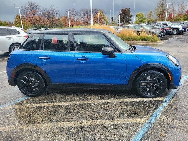 new 2025 MINI Hardtop car, priced at $40,580