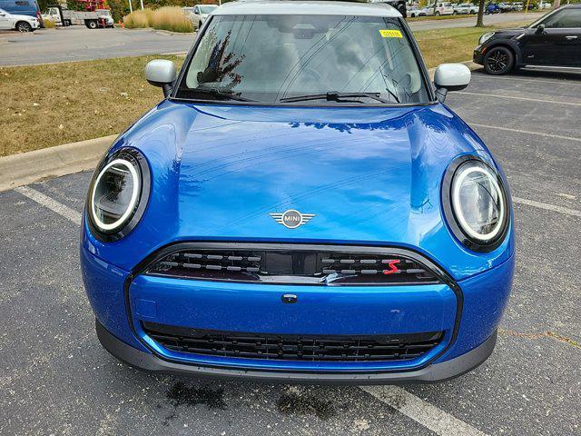 new 2025 MINI Hardtop car, priced at $38,295