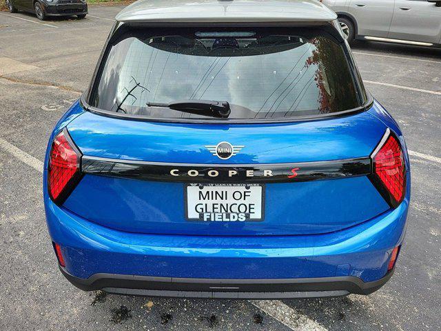new 2025 MINI Hardtop car, priced at $38,295