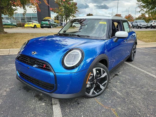 new 2025 MINI Hardtop car, priced at $38,295