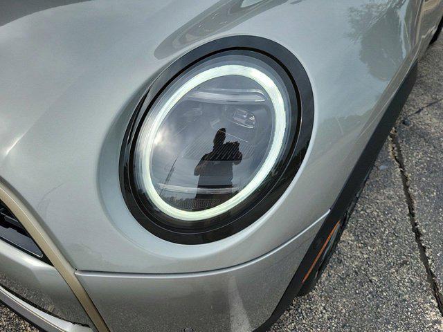 new 2025 MINI Hardtop car, priced at $38,295