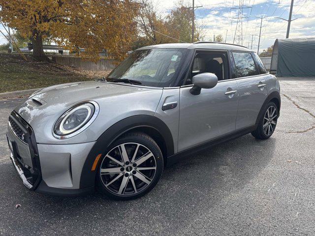 used 2024 MINI Hardtop car, priced at $27,995