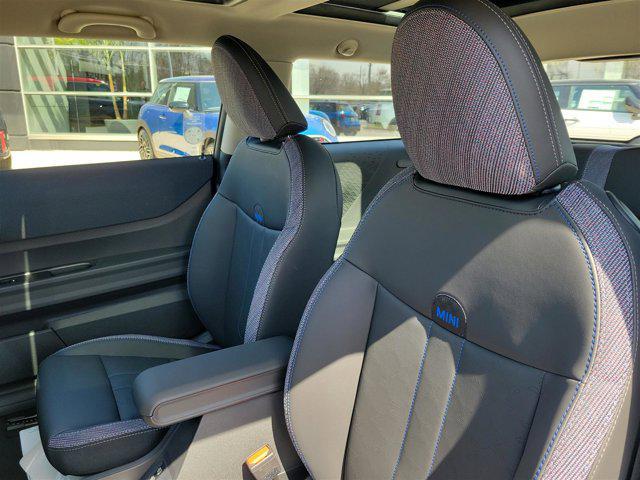 new 2025 MINI Hardtop car, priced at $32,825