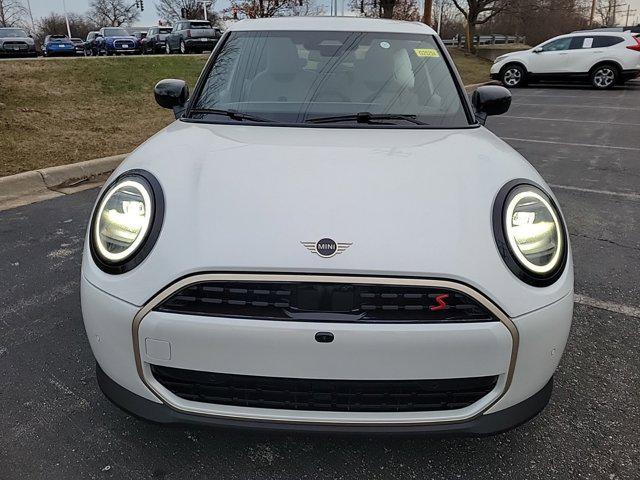 new 2025 MINI Hardtop car, priced at $39,380