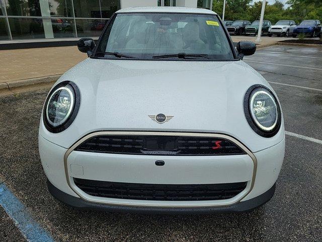 new 2025 MINI Hardtop car, priced at $38,295