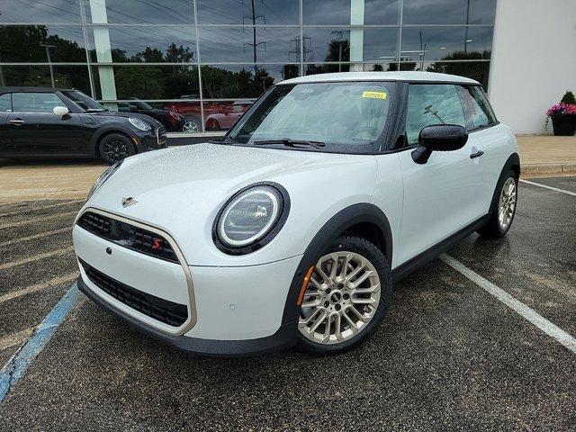 new 2025 MINI Hardtop car, priced at $38,295