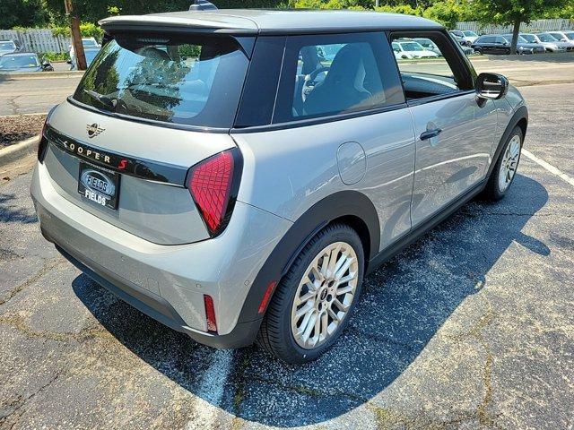 new 2025 MINI Hardtop car, priced at $38,295