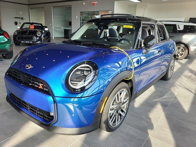 new 2025 MINI Hardtop car, priced at $36,970