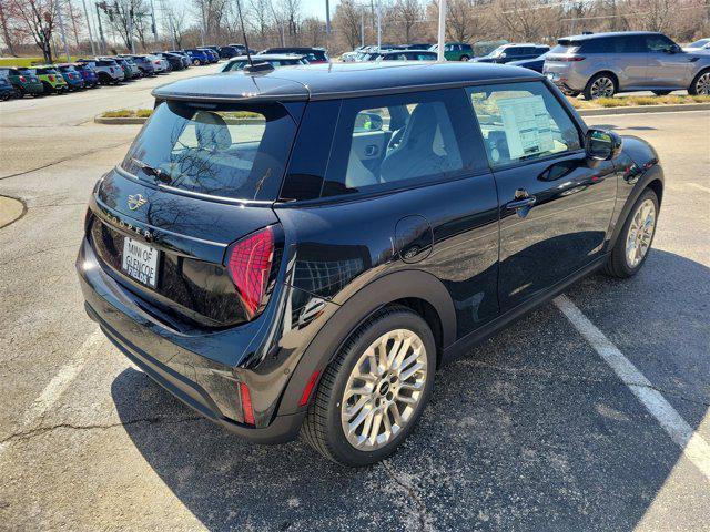 new 2025 MINI Hardtop car, priced at $35,225