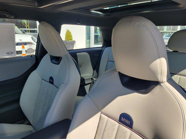 new 2025 MINI Hardtop car, priced at $35,225