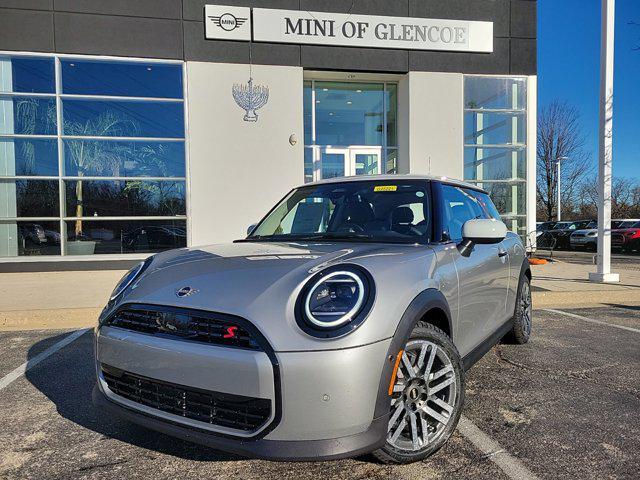 new 2025 MINI Hardtop car, priced at $35,680