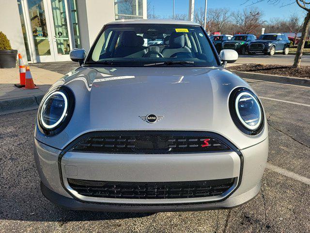 new 2025 MINI Hardtop car, priced at $35,680