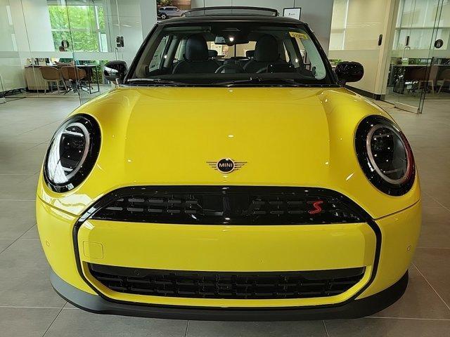 new 2025 MINI Hardtop car, priced at $35,895