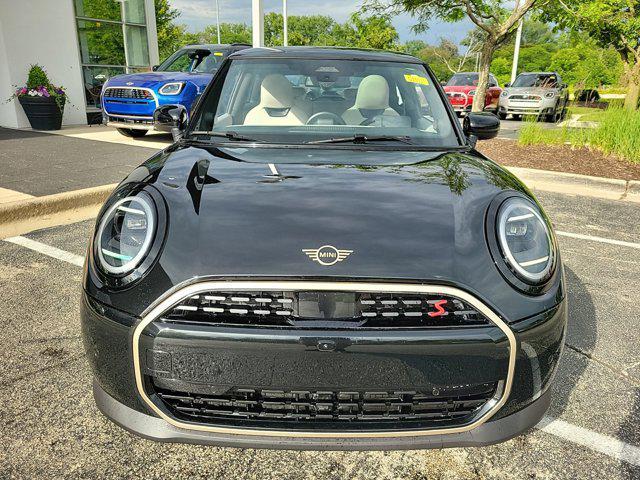 new 2025 MINI Hardtop car, priced at $38,295