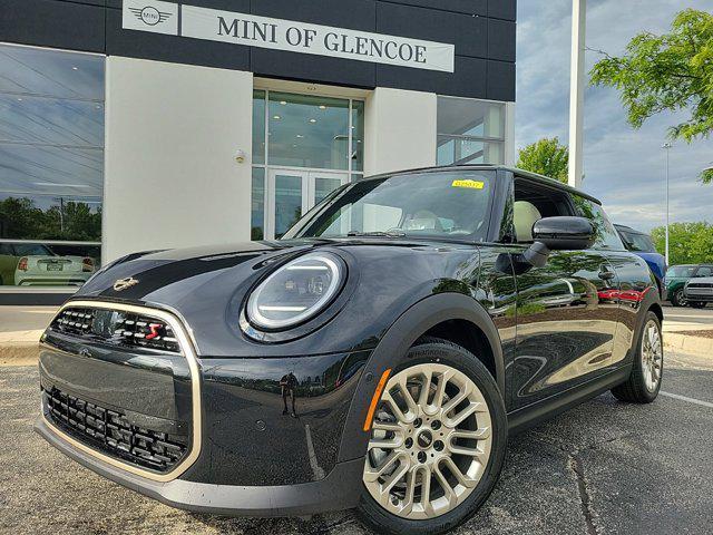 new 2025 MINI Hardtop car, priced at $38,295