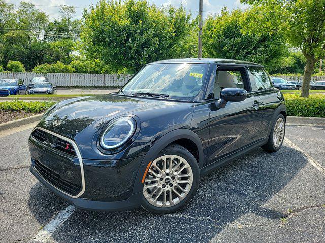 new 2025 MINI Hardtop car, priced at $38,295