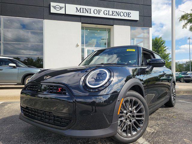 new 2025 MINI Hardtop car, priced at $37,295