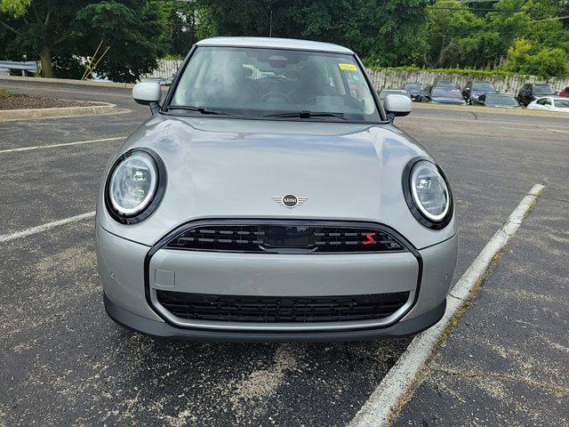 new 2025 MINI Hardtop car, priced at $35,595