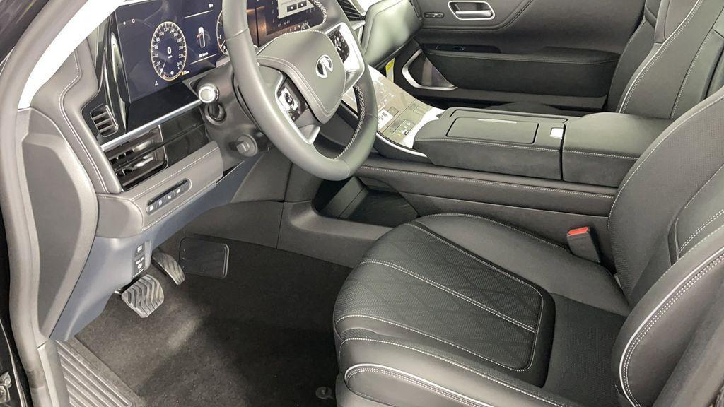 new 2025 INFINITI QX80 car, priced at $91,995