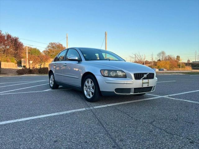 used 2007 Volvo S40 car, priced at $3,890