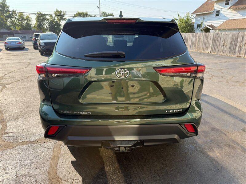 used 2023 Toyota Highlander car, priced at $27,100
