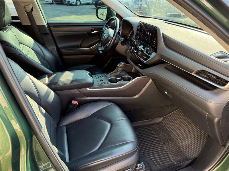 used 2023 Toyota Highlander car, priced at $27,100