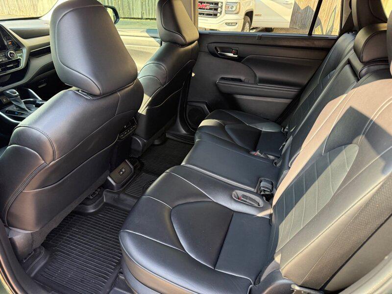 used 2023 Toyota Highlander car, priced at $27,100
