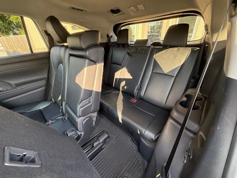 used 2023 Toyota Highlander car, priced at $27,100