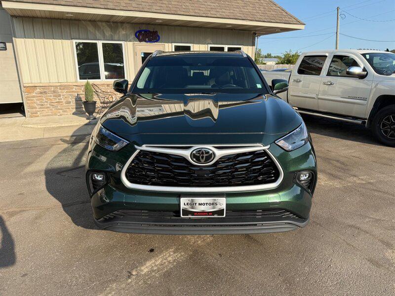 used 2023 Toyota Highlander car, priced at $27,100