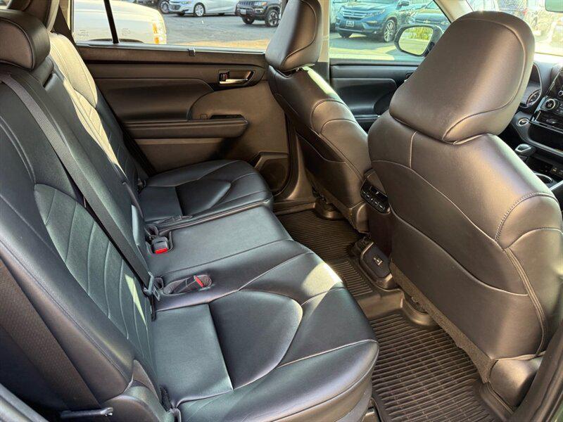 used 2023 Toyota Highlander car, priced at $27,100