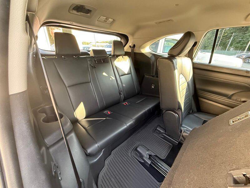 used 2023 Toyota Highlander car, priced at $27,100