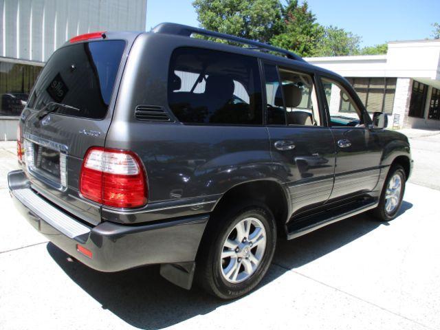 used 2005 Lexus LX 470 car, priced at $18,950