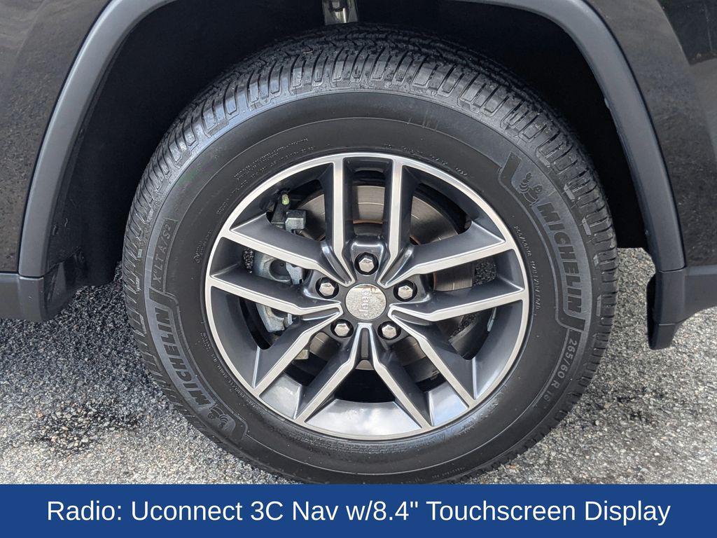 used 2017 Jeep Grand Cherokee car, priced at $15,500