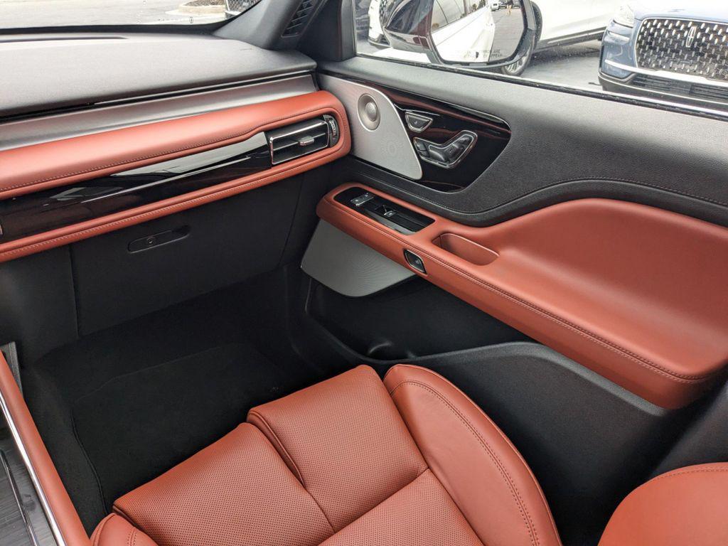 new 2025 Lincoln Aviator car, priced at $72,375