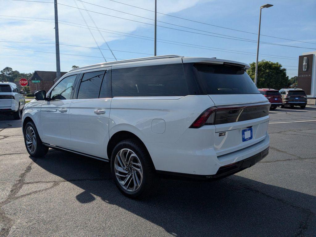 new 2025 Lincoln Navigator car, priced at $104,300