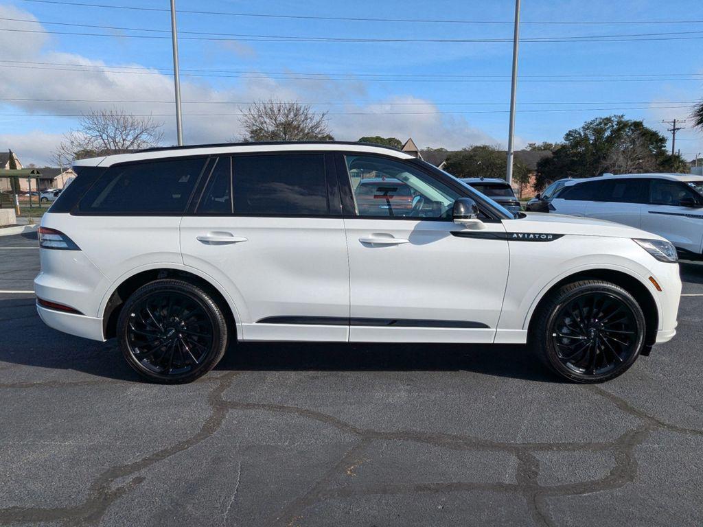 new 2025 Lincoln Aviator car, priced at $81,310