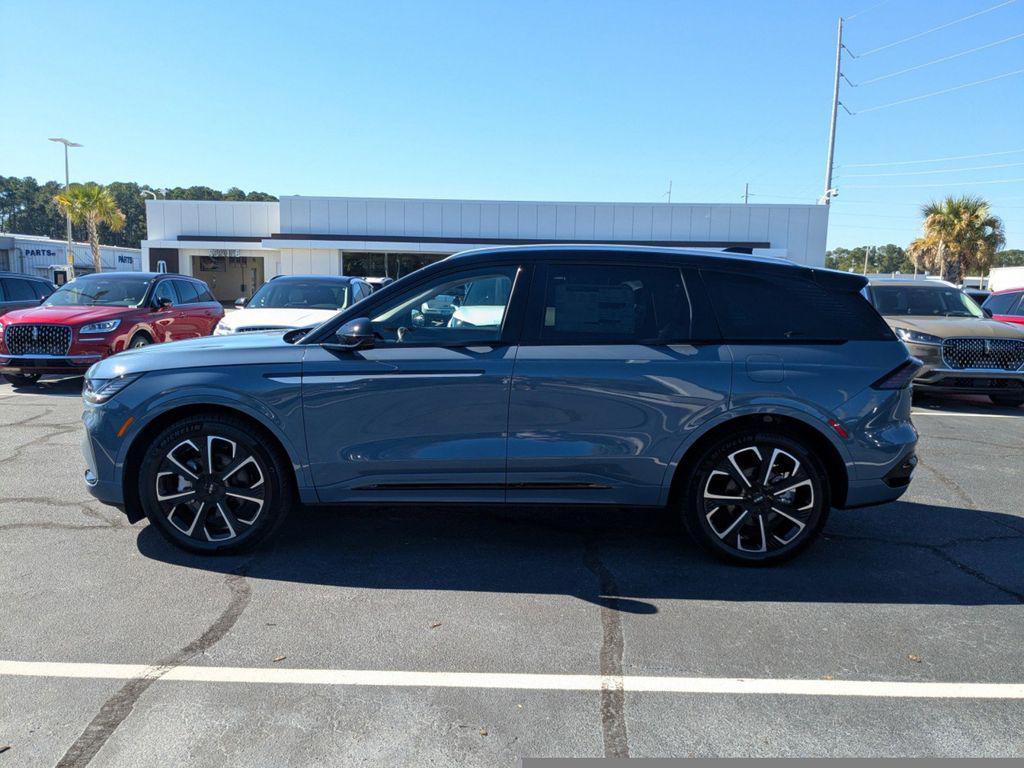 new 2025 Lincoln Nautilus car, priced at $55,293