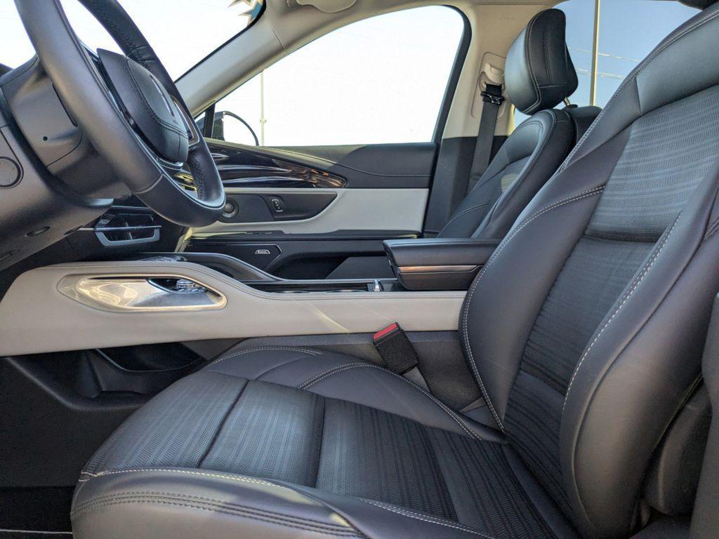 new 2025 Lincoln Nautilus car, priced at $55,293