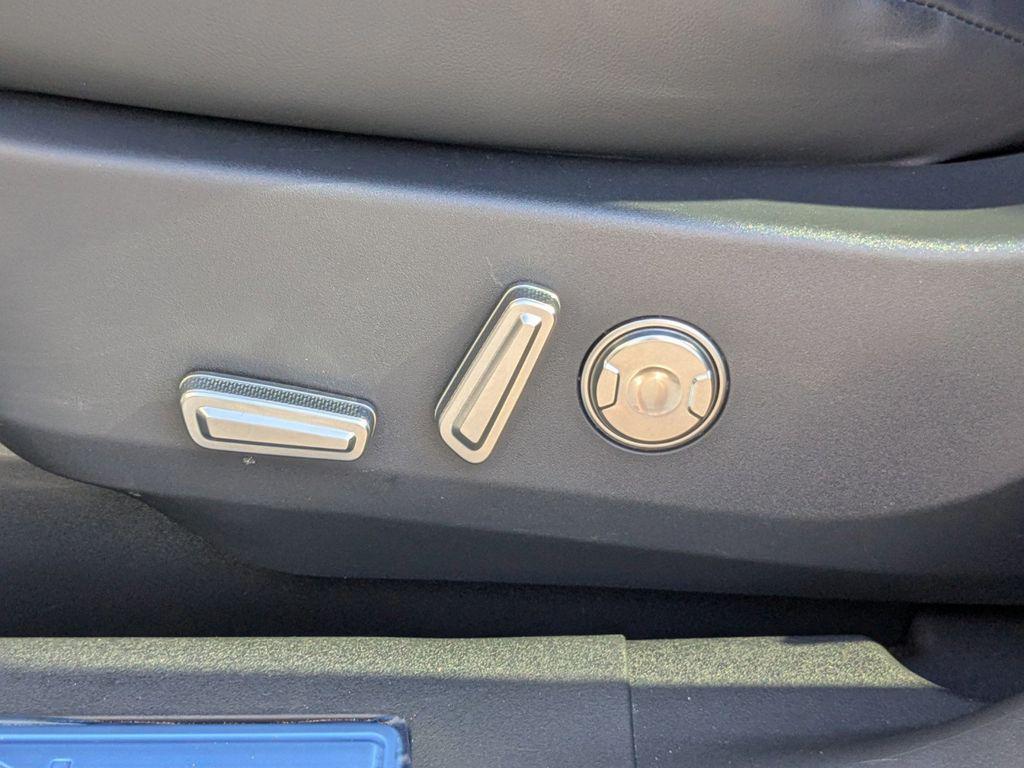 new 2025 Lincoln Nautilus car, priced at $55,293