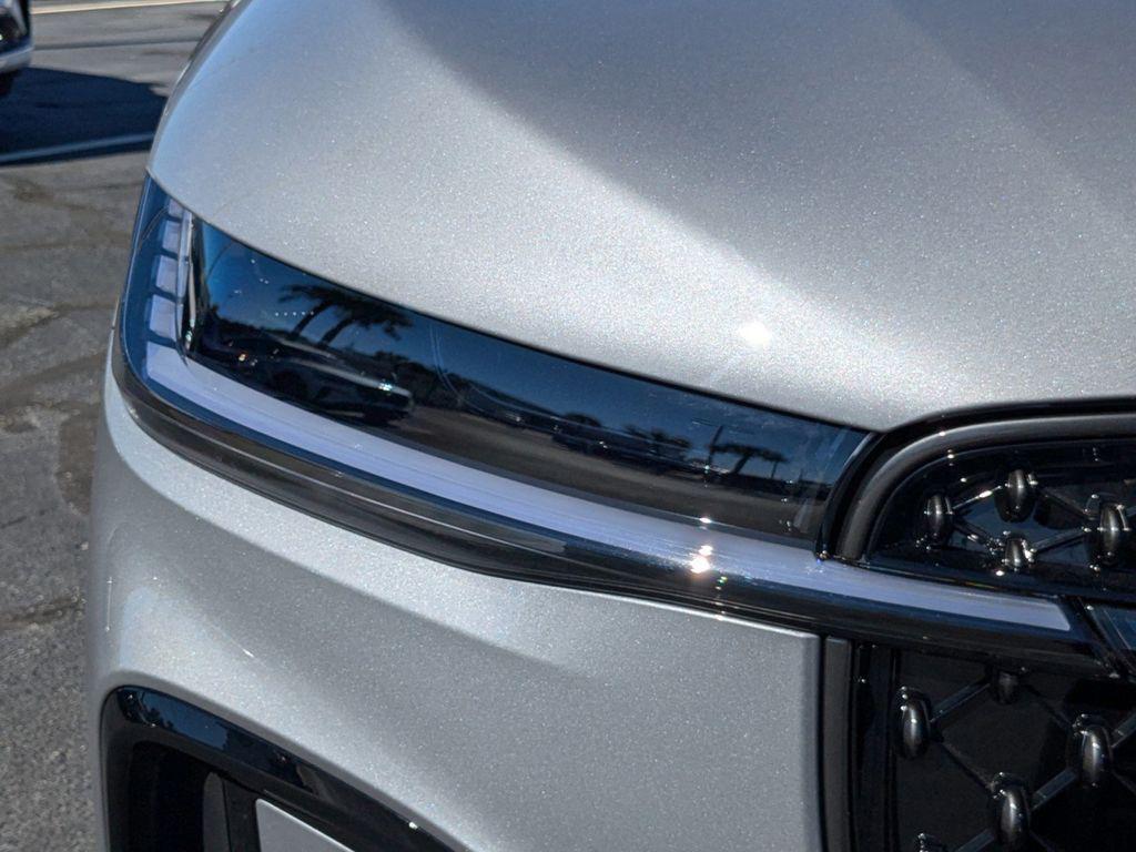 new 2025 Lincoln Nautilus car, priced at $60,020