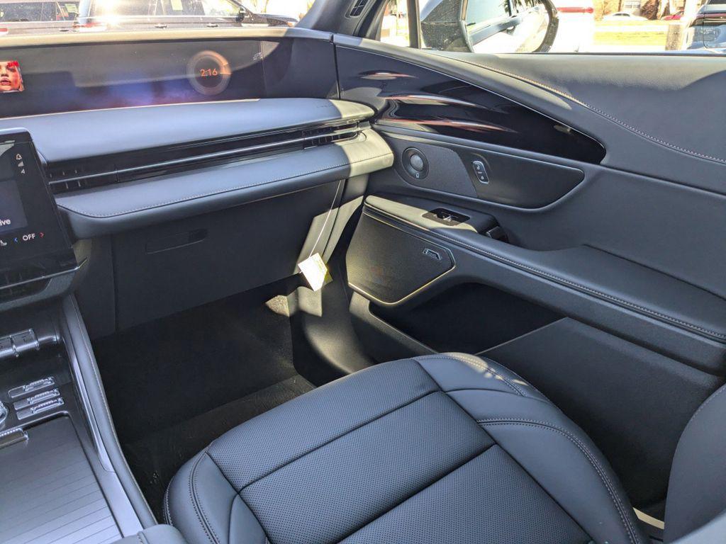 new 2025 Lincoln Nautilus car, priced at $60,020