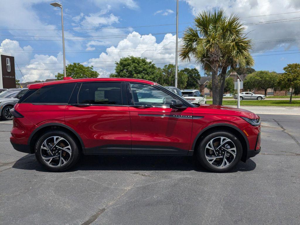 new 2025 Lincoln Nautilus car, priced at $58,020