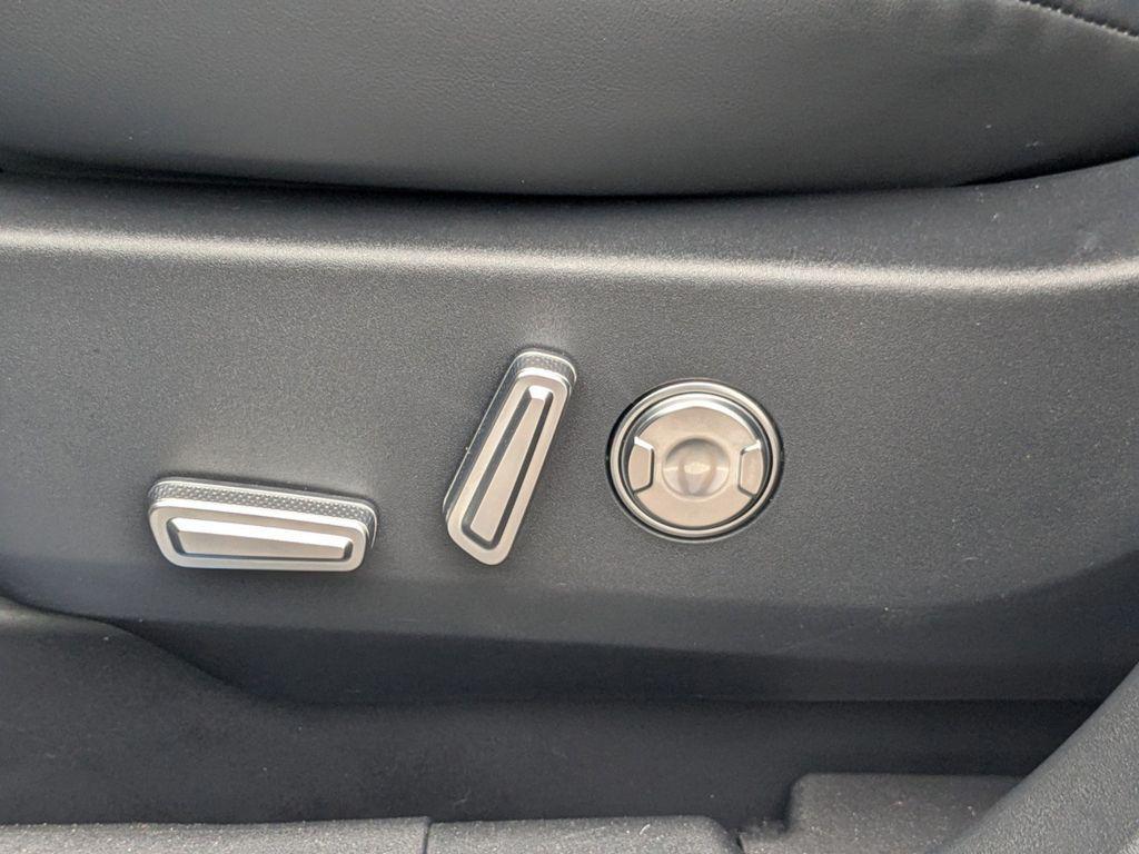 new 2025 Lincoln Nautilus car, priced at $48,741