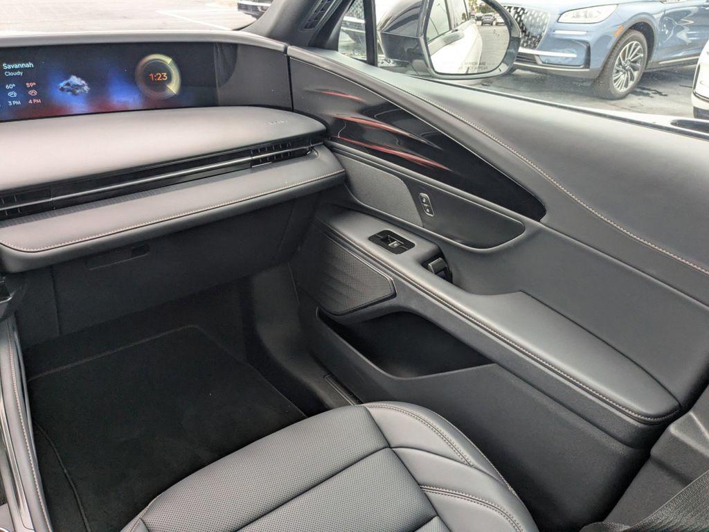 new 2025 Lincoln Nautilus car, priced at $48,741