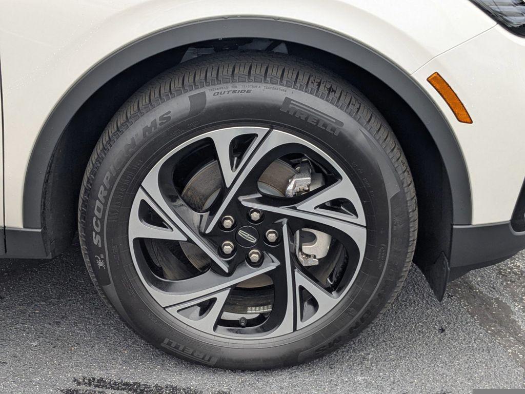 new 2025 Lincoln Nautilus car, priced at $48,741