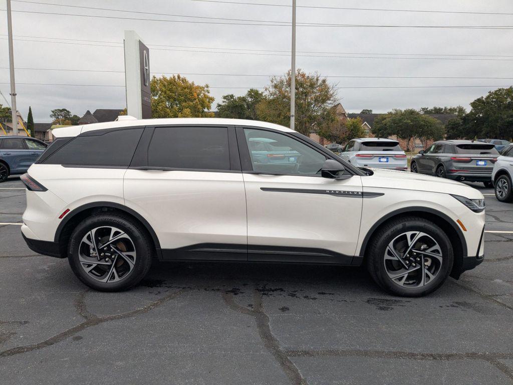 new 2025 Lincoln Nautilus car, priced at $48,741